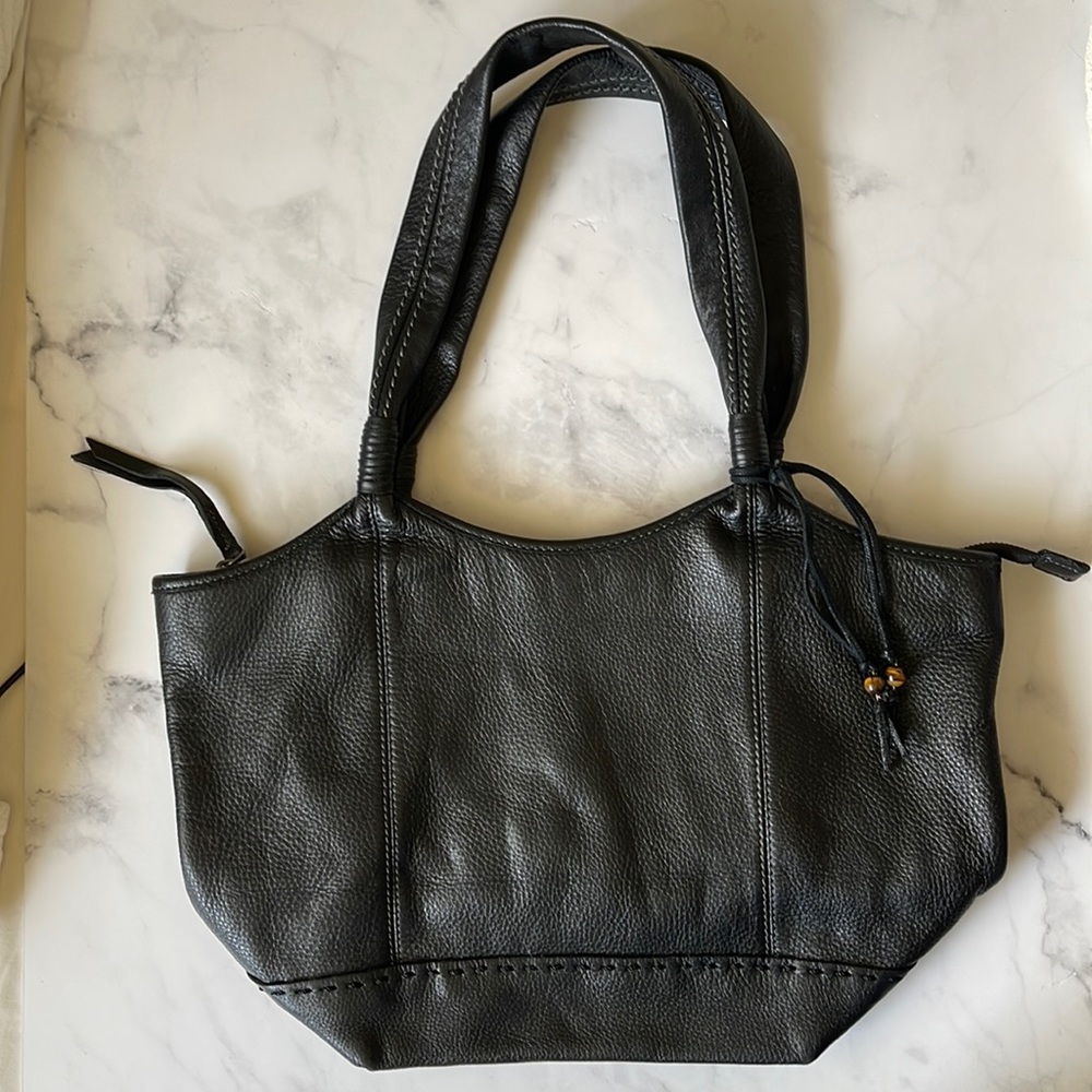 the sac black leather tote shoulder bag